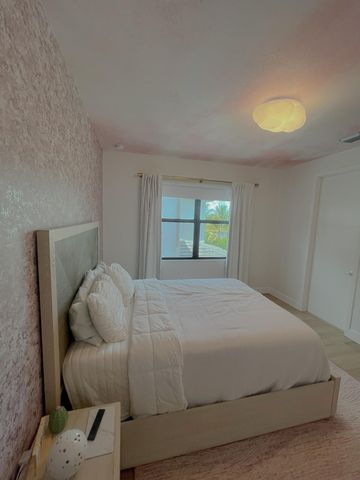 8227 Oceanus Drive, Boca Raton, FL 33496