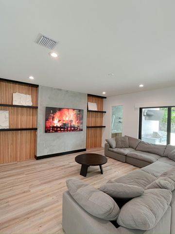 8227 Oceanus Drive, Boca Raton, FL 33496