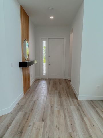 8227 Oceanus Drive, Boca Raton, FL 33496