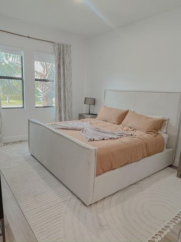 8227 Oceanus Drive, Boca Raton, FL 33496