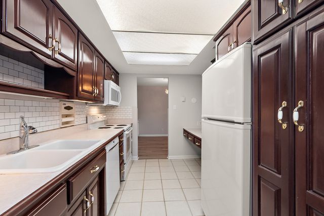 3001 Heritage Drive 106, Joliet, IL 60435