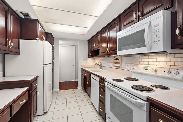 3001 Heritage Drive 106, Joliet, IL 60435