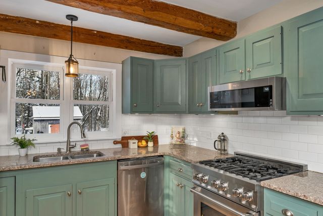 289 Currier Road, Deerfield, NH 03034