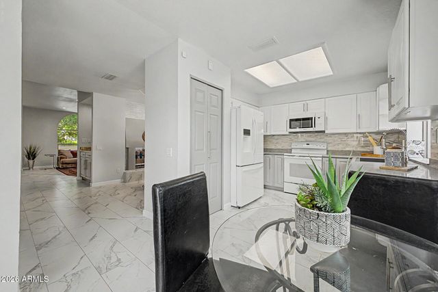 10593 E FANFOL Lane, Scottsdale, AZ 85258