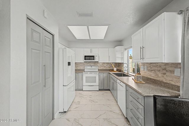 10593 E FANFOL Lane, Scottsdale, AZ 85258