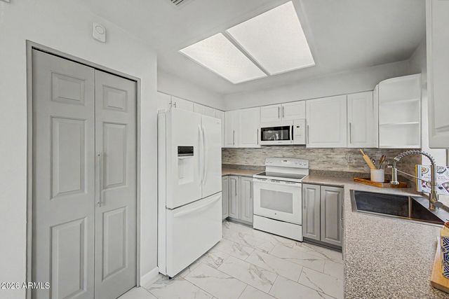 10593 E FANFOL Lane, Scottsdale, AZ 85258