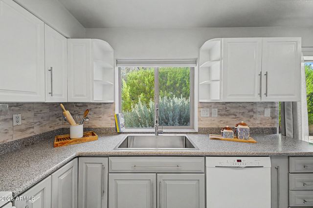 10593 E FANFOL Lane, Scottsdale, AZ 85258