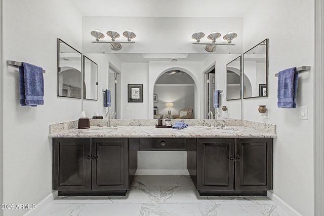 10593 E FANFOL Lane, Scottsdale, AZ 85258