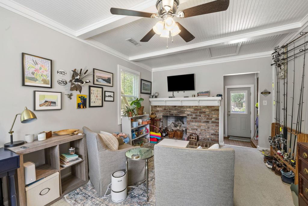 Image 16 of property listing at 1176 Winborn Drive, Charleston, SC 29412