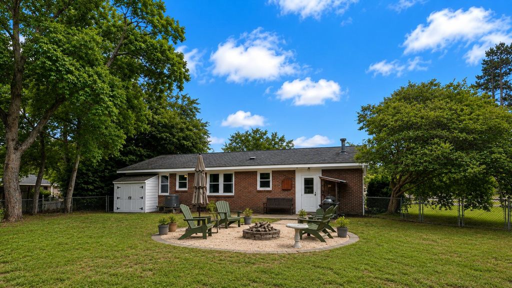 Image 22 of property listing at 1176 Winborn Drive, Charleston, SC 29412