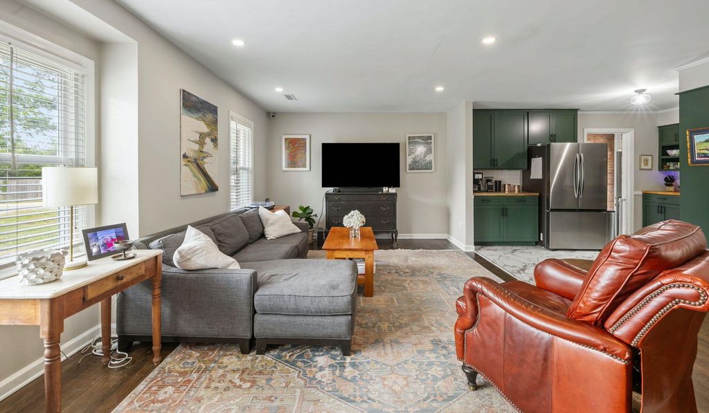 Image 3 of property listing at 1176 Winborn Drive, Charleston, SC 29412