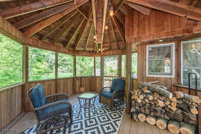 24 Brookvale Rd, Kinnelon Boro, NJ 07405