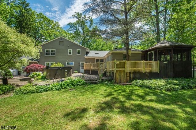24 Brookvale Rd, Kinnelon Boro, NJ 07405