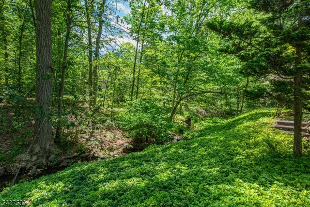24 Brookvale Rd, Kinnelon Boro, NJ 07405