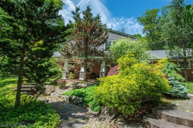 24 Brookvale Rd, Kinnelon Boro, NJ 07405