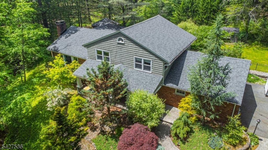 24 Brookvale Rd, Kinnelon Boro, NJ 07405