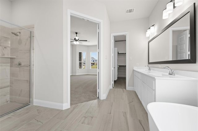 6978 Westlake Drive, Grand Prairie, TX 75054