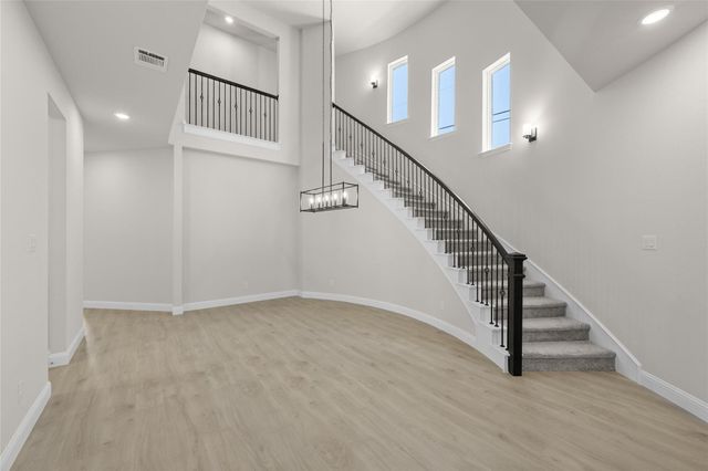 6978 Westlake Drive, Grand Prairie, TX 75054