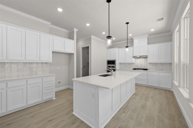 6978 Westlake Drive, Grand Prairie, TX 75054