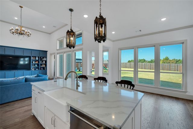 917 S Bluebird Lane, Midlothian, TX 76065