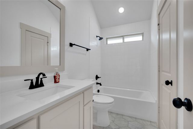 917 S Bluebird Lane, Midlothian, TX 76065