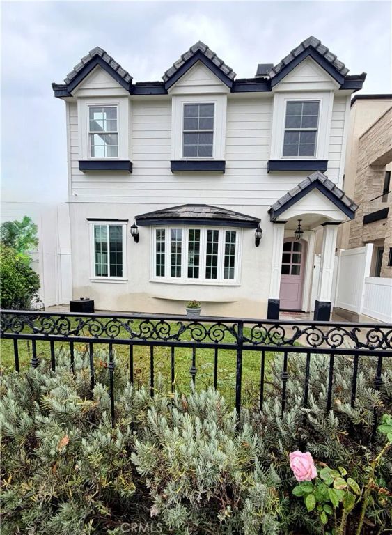 613 Poppy Avenue, Newport Beach, CA 92625