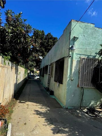 330 W 56TH ST, Los Angeles, CA 90037
