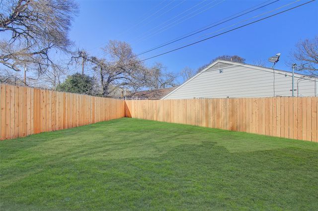 1402 Valleyridge CIR A, Austin, TX 78704