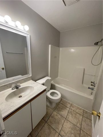 1409 SW 11th PL, Cape Coral, FL 33991
