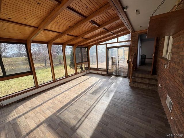 44000 Dunham Court, Clinton Township, MI 48038