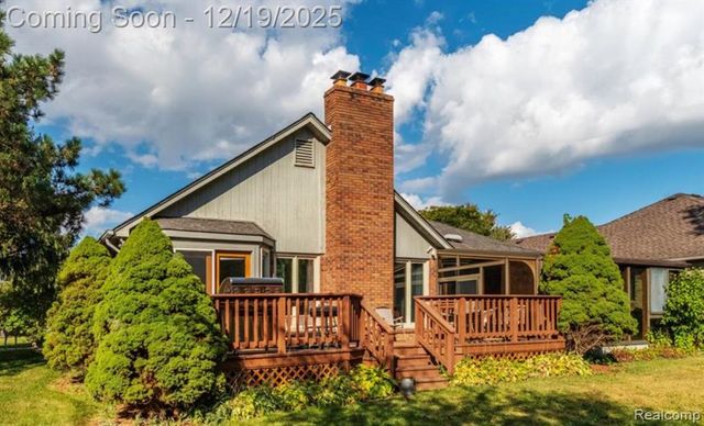 44000 Dunham Court, Clinton Township, MI 48038