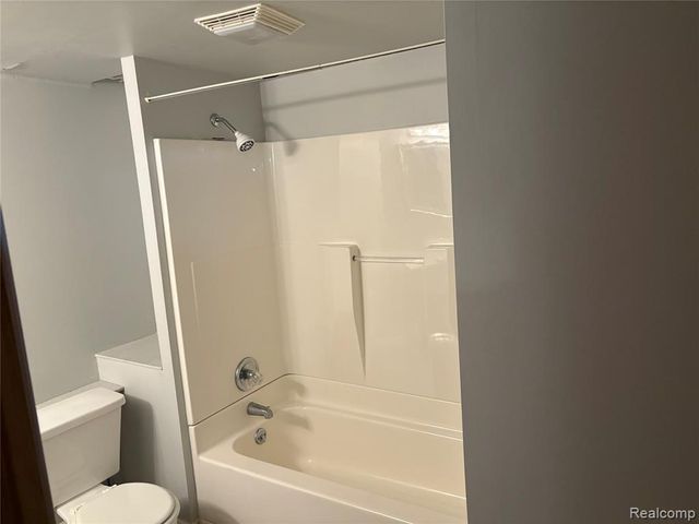 44000 Dunham Court, Clinton Township, MI 48038