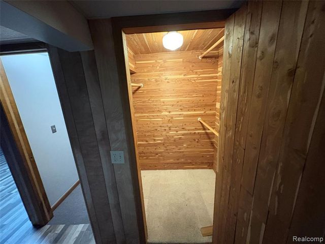 44000 Dunham Court, Clinton Township, MI 48038