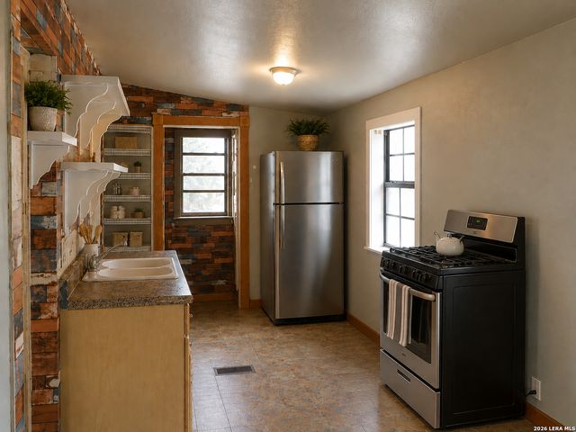 493 W JAHN ST, New Braunfels, TX 78130