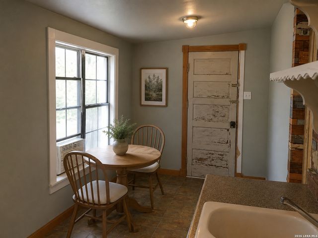 493 W JAHN ST, New Braunfels, TX 78130