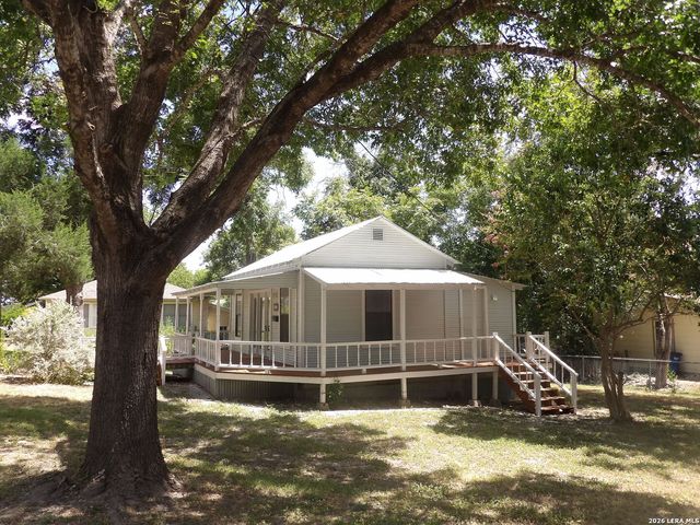 493 W JAHN ST, New Braunfels, TX 78130