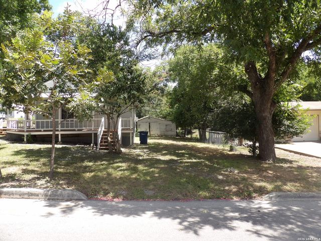 493 W JAHN ST, New Braunfels, TX 78130