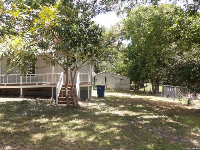 493 W JAHN ST, New Braunfels, TX 78130