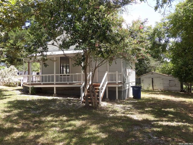 493 W JAHN ST, New Braunfels, TX 78130