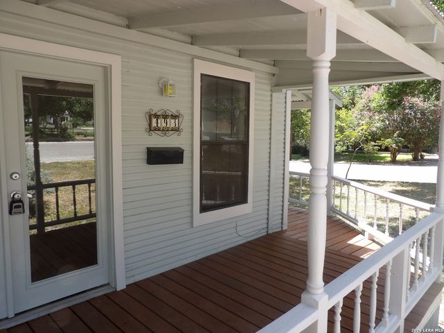 493 W JAHN ST, New Braunfels, TX 78130