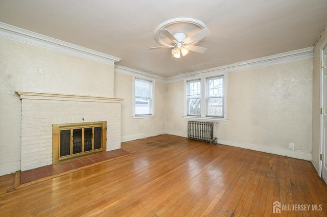 324 N 8th Avenue N, Manville, NJ 08835