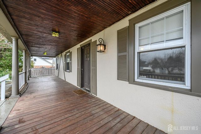 324 N 8th Avenue N, Manville, NJ 08835