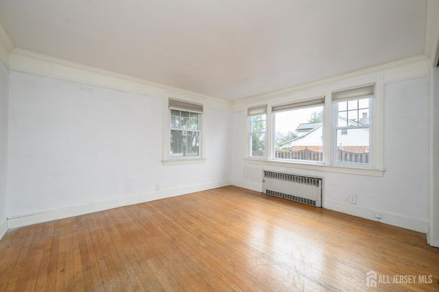 324 N 8th Avenue N, Manville, NJ 08835