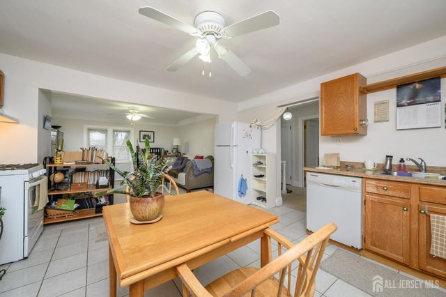 324 N 8th Avenue N, Manville, NJ 08835