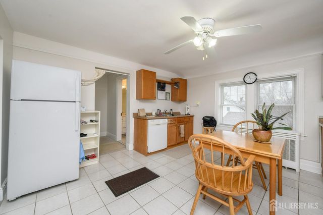 324 N 8th Avenue N, Manville, NJ 08835