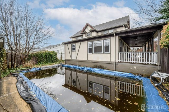 324 N 8th Avenue N, Manville, NJ 08835