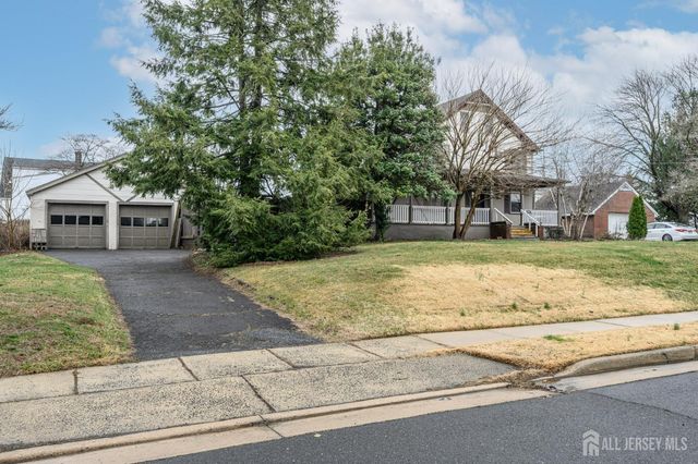 324 N 8th Avenue N, Manville, NJ 08835