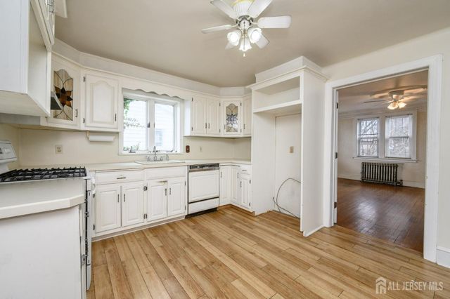 324 N 8th Avenue N, Manville, NJ 08835