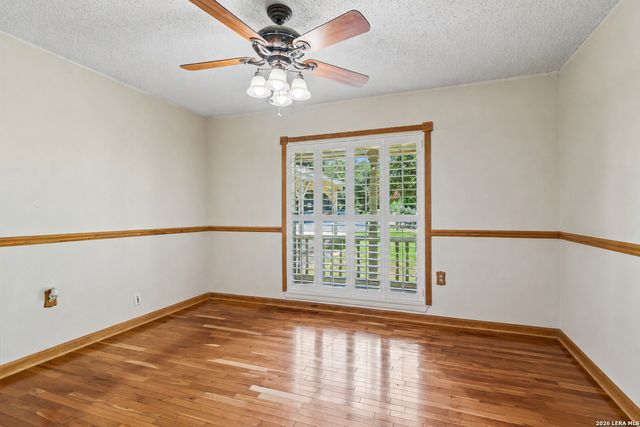 6411 FOX GLEN ST, San Antonio, TX 78247