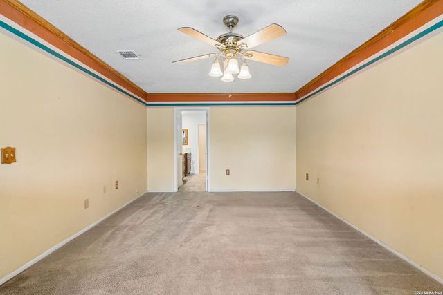 6411 FOX GLEN ST, San Antonio, TX 78247